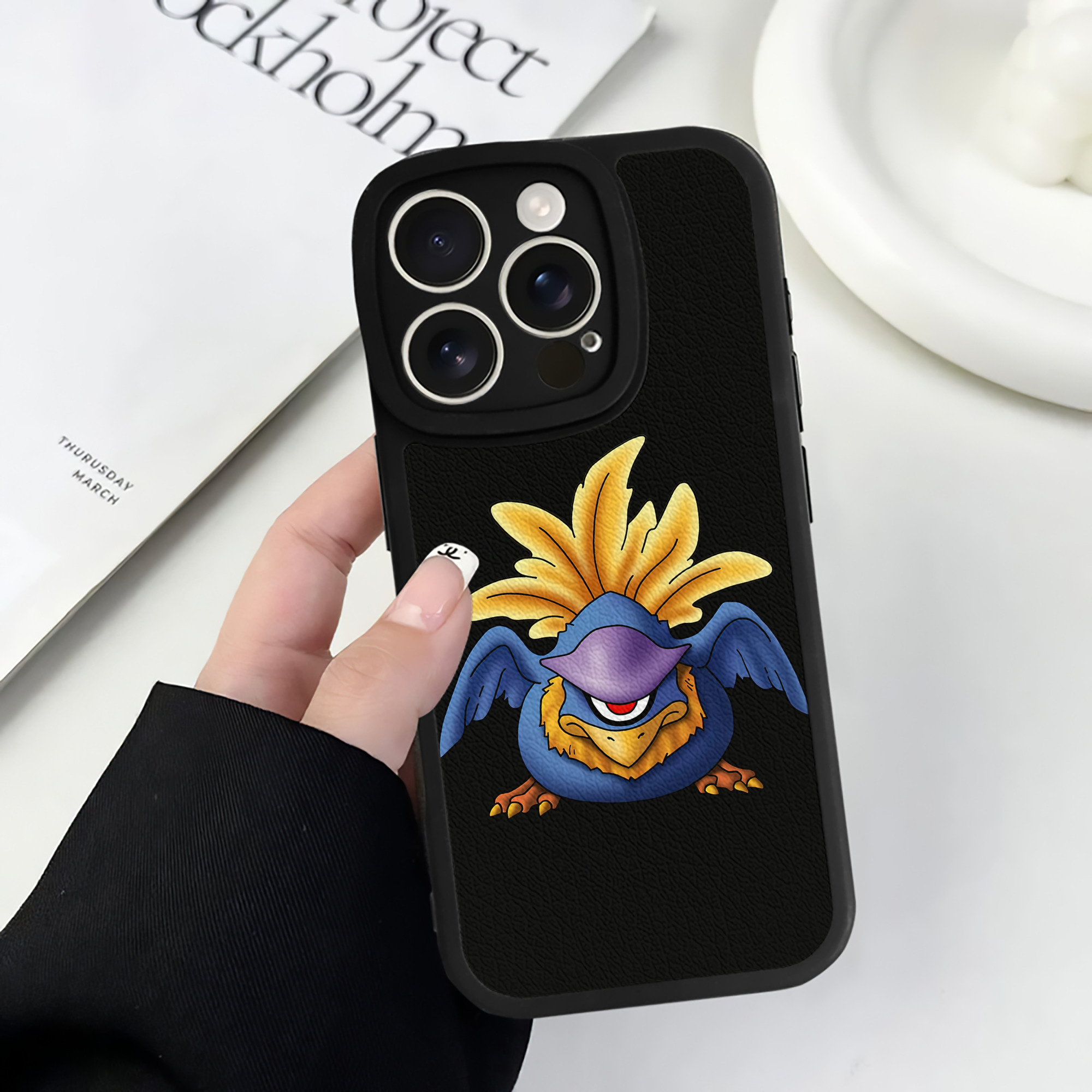 （画像用） ドラゴンクエスト Doragon Kuesuto Dragon Quest 【iPhone 16シリーズ対応】シリコンスマホケース（レザー調） 材質：シリコン